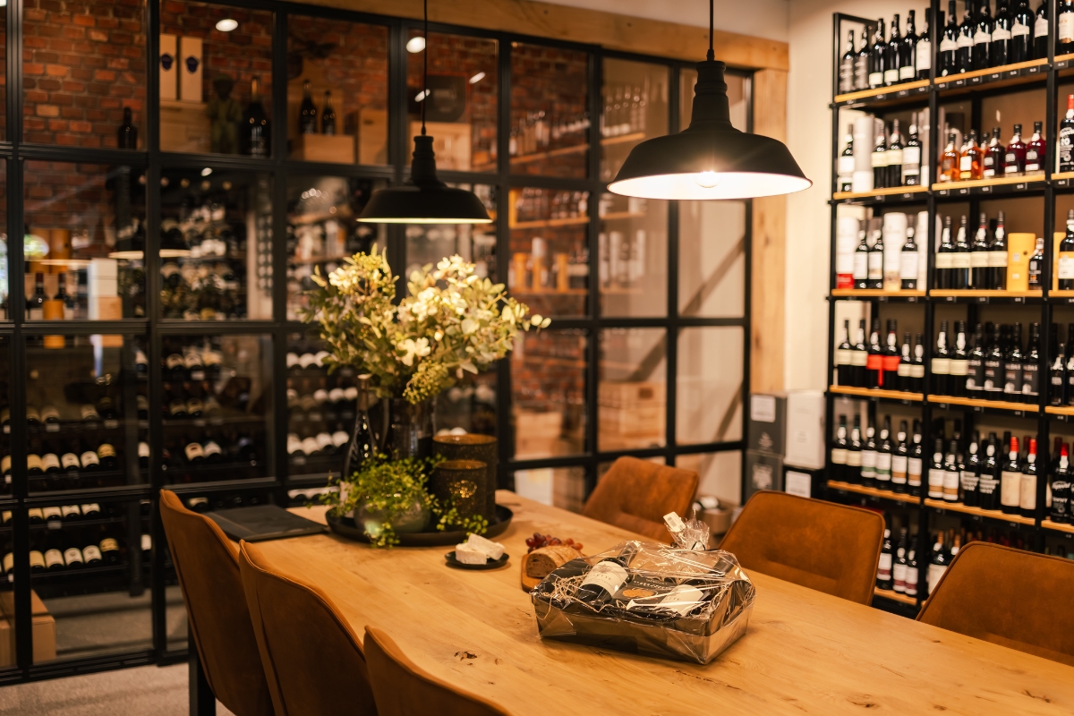 Winkel met diverse wijnen
