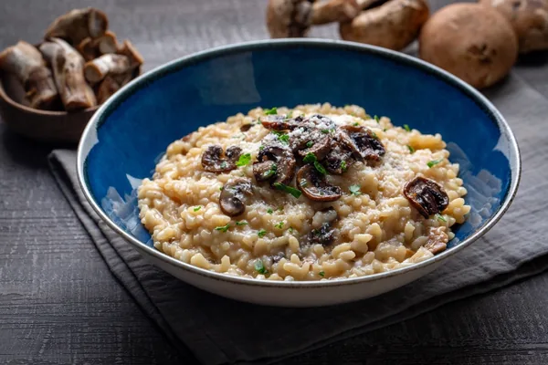 Risotto met paddenstoelen en Parmezaanse kaas