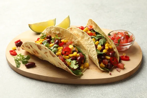 Vegetarische taco’s met bonen, mais en groenten